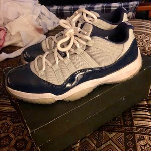 Airjordan 11 retro low size 9